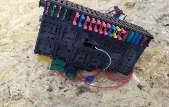 Peugeot 206 Gateway control module