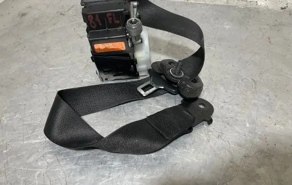 BMW X5 E70 Front seatbelt S2717196708S 10B2243P00081 10E2243P00081