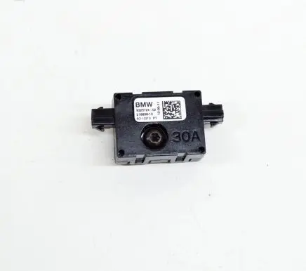 BMW 5 G30 G31 Aerial antenna amplifier 9325724