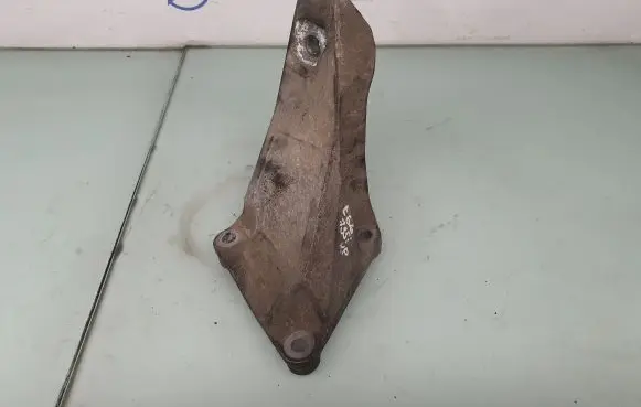 BMW 7 E65 E66 Engine mounting bracket 6754615 22116754615