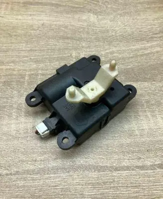 Nissan Primera Air flap motor/actuator 3C27030840 010825 WITHPLUG