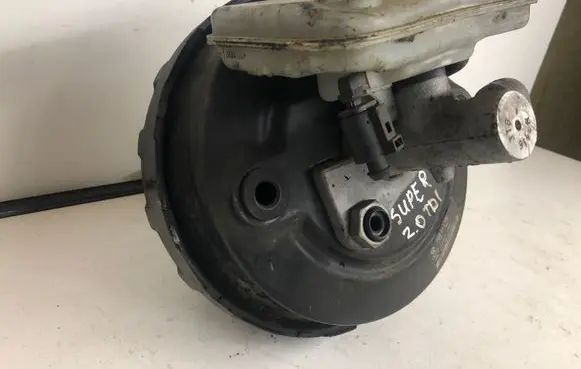 Skoda Superb B5 (3U) Brake booster 3U0614105