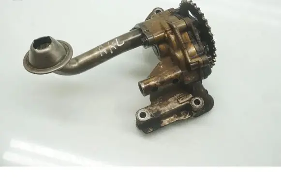 Seat Leon (1M) Oil pump 06A115121
