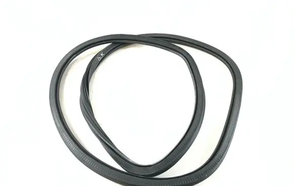 Audi Q3 8U Rear door rubber seal (on body) 8U0831721 8U0833721