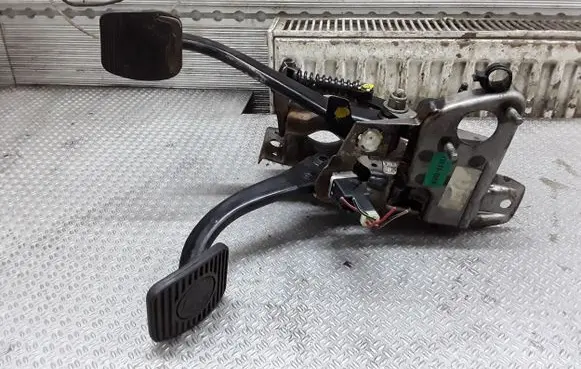 Alfa Romeo 166 Pedal assembly 