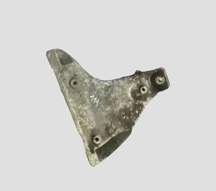 Volkswagen Touran I Engine mounting bracket 8D0199308BB