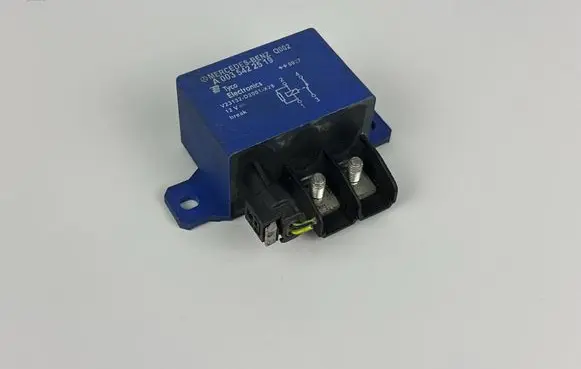Mercedes-Benz B W245 Current control relay A0035422519 V23132D2001X28