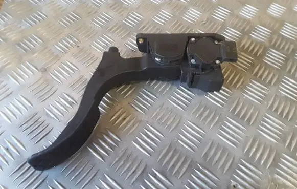 Volkswagen Polo III 6N 6N2 6NF Accelerator throttle pedal 0280752215 6Q1721503A
