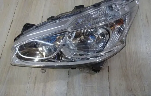 Peugeot 208 Headlight/headlamp 89905649