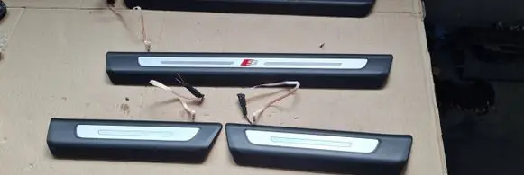 Audi RS Q8 Foot area side trim 4M8947405A 4M8947406A