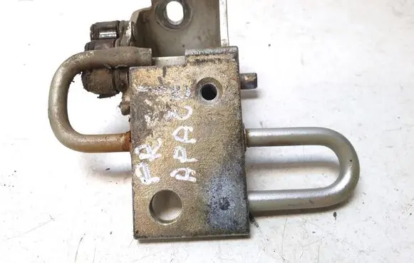 Skoda Superb B5 (3U) Front door lower hinge 4B0831411