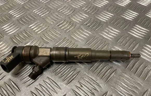 BMW 5 E60 E61 Fuel injector 0445110209