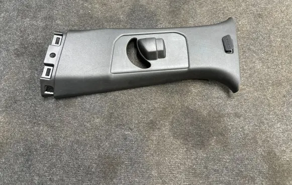 Jeep Grand Cherokee WL (B) pillar trim (top) 6SM73TRMAC MT261266592 MT2611AD