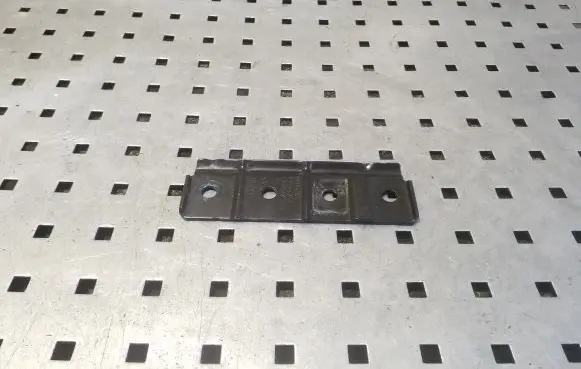 Battery bracket