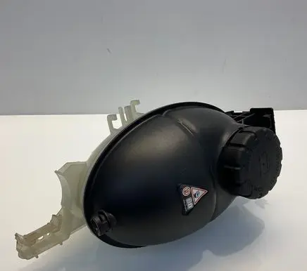 Coolant expansion tank/reservoir