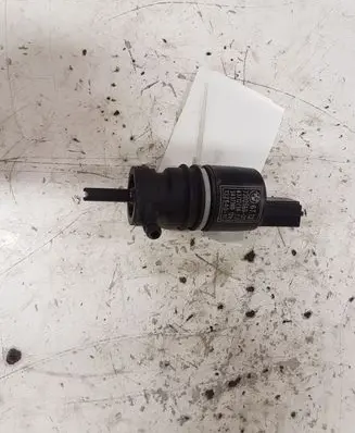 BMW 3 F30 F35 F31 Windscreen/windshield washer pump 730258901 3437380 13264011
