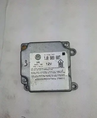 Volkswagen PASSAT B5 Airbag control unit/module 1J0909607 37980312 5WK4199