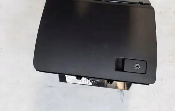 Volkswagen PASSAT B7 Glove box 3C1857114E