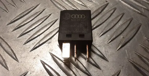 Audi A6 S6 C6 4F Other relay 8Z0951253