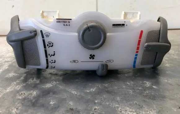 Peugeot 107 Climate control unit 55900-0H020