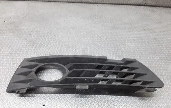 Opel Zafira B Front bumper lower grill 13124990