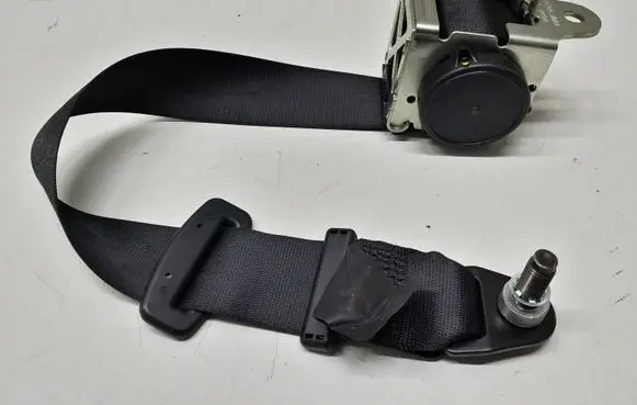 Maserati Ghibli Rear seatbelt 6700174370