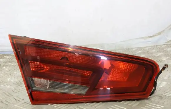 Audi A3 S3 8V Tailgate rear/tail lights 8V3945093