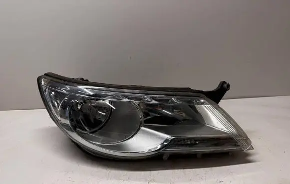 Volkswagen Tiguan Headlight/headlamp 5N1941032AB 1ED24703802 24703802000101