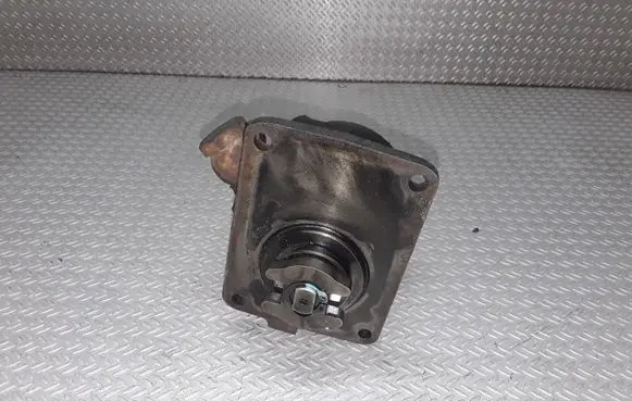 Vacuum pump