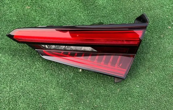 Audi A5 Tailgate rear/tail lights 8W6945094D 636000 636508