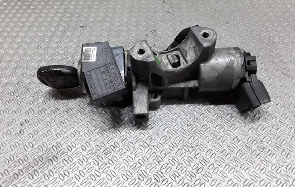 Toyota Avensis T250 Ignition lock 450200504