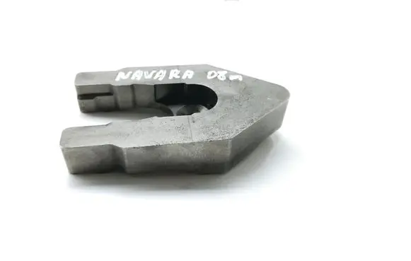 Nissan Navara D40 Fuel Injector clamp holder