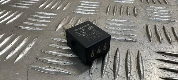 Audi A3 8Y Other relay 4H0951253C