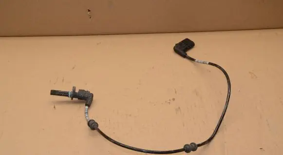 Mercedes-Benz E W213 ABS rear brake sensor A2135403805 8284