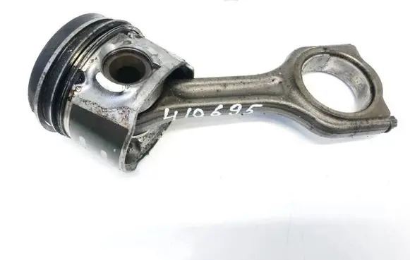 Peugeot 508 Piston with connecting rod
