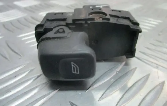 Volvo V70 Electric window control switch