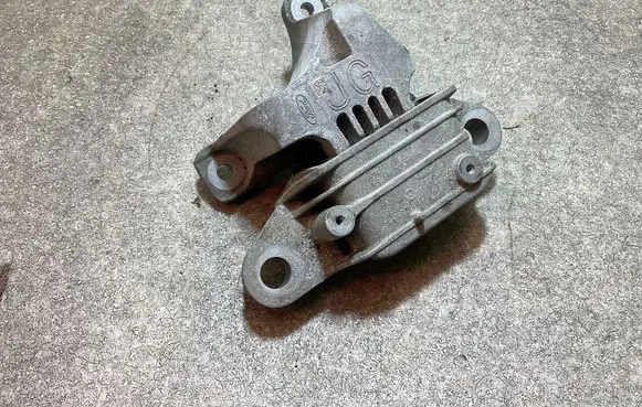 Ford Focus Gearbox mount JX617M121GC 538096