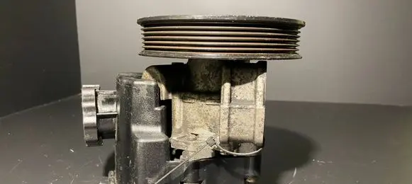 Mercedes-Benz Sprinter W901 W902 W903 W904 Power steering pump A6042360010