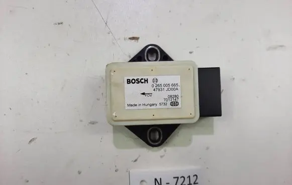 Nissan Qashqai ESP acceleration yaw rate sensor 0265005665