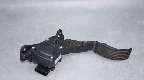 Hyundai Santa Fe Accelerator throttle pedal BAW0168A2B900 W0168A2B900