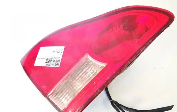 Toyota Avensis Verso Tailgate rear/tail lights