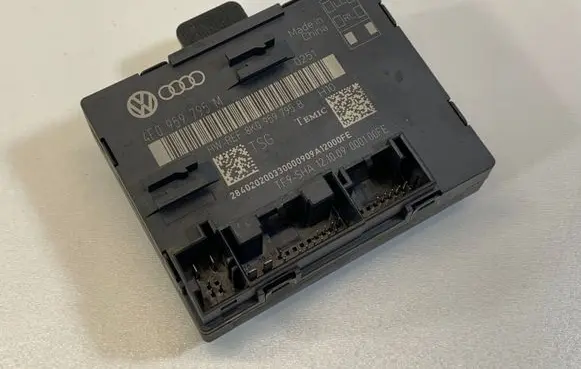 Audi Q7 4L Door control unit/module 4F0959795M 8K0959795B