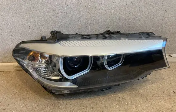 BMW 5 G30 G31 G38 Headlight/headlamp 8499112