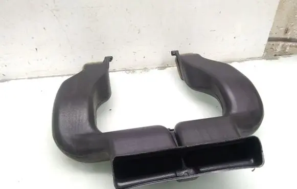 Land Rover Discovery 3 - LR3 Cabin air duct channel JBB500022