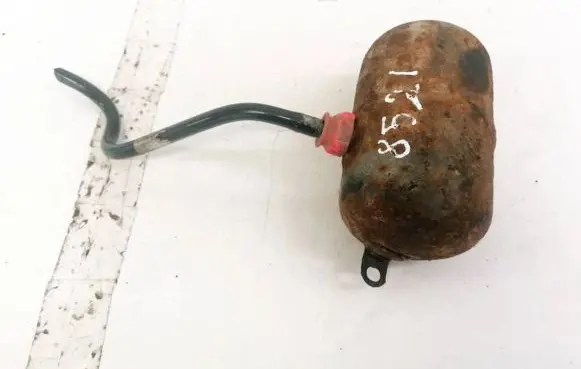 Vacuum air tank