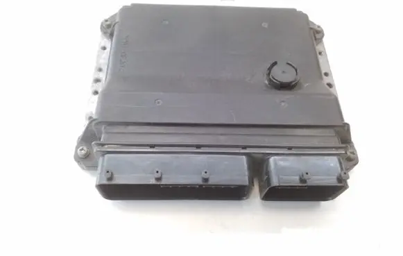 Toyota Avensis T270 Engine control unit/module 8966105D21
