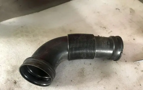 Audi Q5 SQ5 Air intake duct part 06H129829G 06H129829