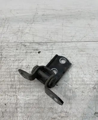 Lexus IS 220D-250-350 Front door lower hinge 