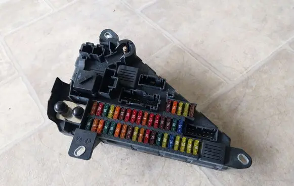 BMW 5 E60 E61 Fuse box set 0626857