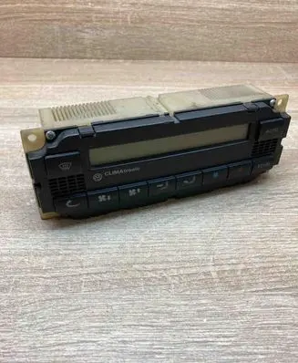 Volkswagen PASSAT B5 Climate control unit 1J1907044 5HB007617